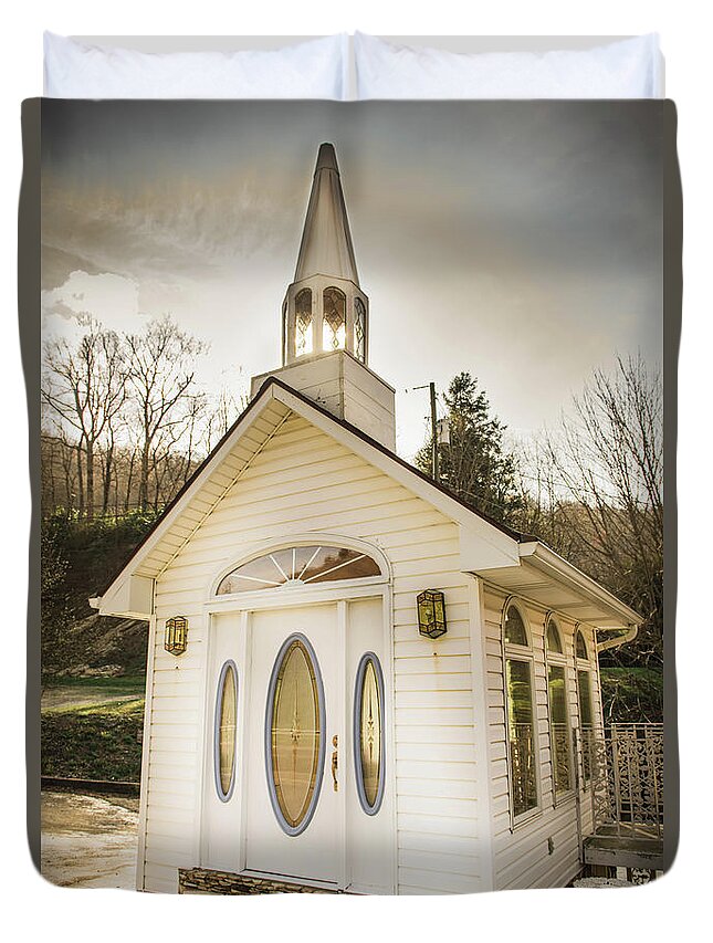 Crystal Wedding Chapel Duvet Cover featuring the photograph The Crystal Wedding Chapel by Cynthia Wolfe
