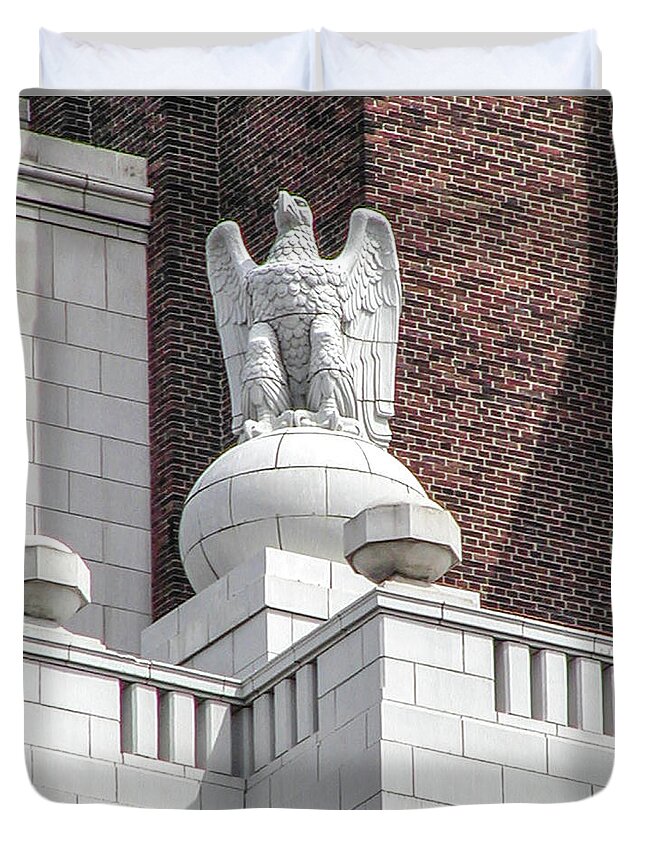 United Duvet Cover featuring the photograph The Eagle on the United States Custom House Philadelphia Pennsyl by Bill Cannon