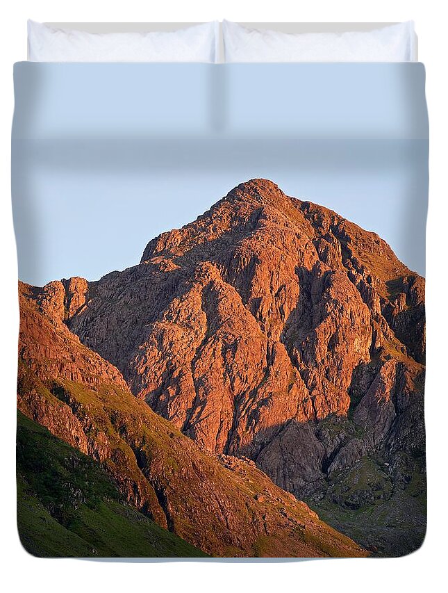 Glencoe Duvet Cover featuring the photograph The evening light hits Bidean Niam Ban by Stephen Taylor