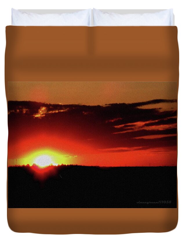 Sunset Duvet Cover featuring the digital art The Eyeset in Your Mind by Vincent Green