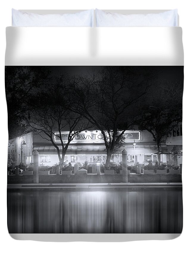 Downtowner Duvet Cover featuring the photograph The Fort Lauderdale Downtowner by Mark Andrew Thomas