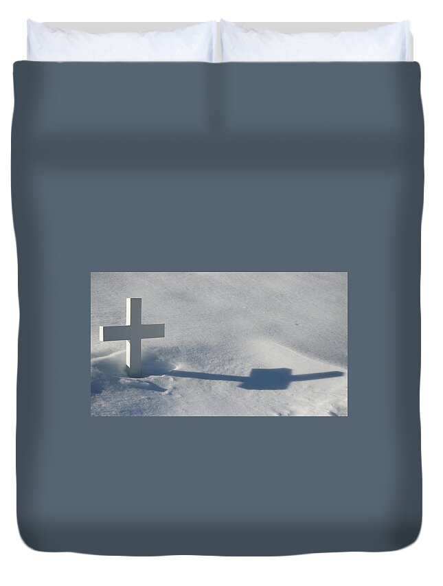 Grave Duvet Cover featuring the photograph The Grave Of Bobby Kennedy by Cora Wandel
