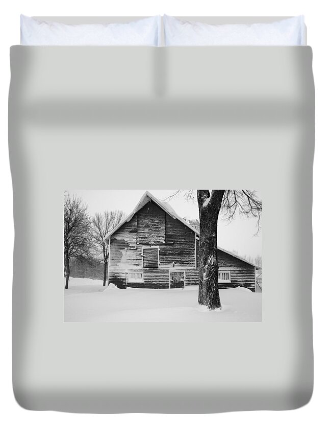 Barn Duvet Cover featuring the photograph The Old Barn by Julie Lueders 