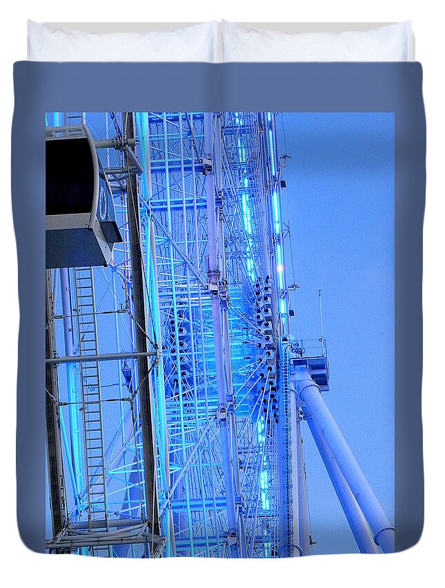 Ferris Wheel Duvet Cover featuring the photograph The Orlando Eye 002 by Christopher Mercer