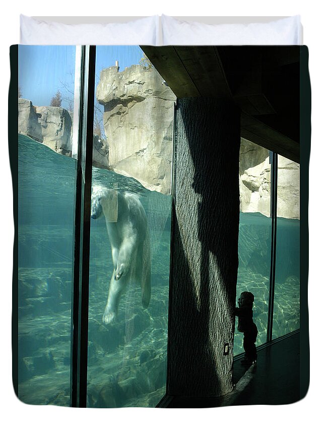 Memphis Zoo Duvet Cover featuring the photograph The Performance by DArcy Evans