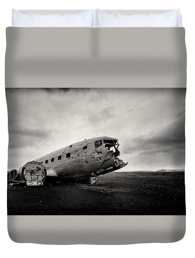 Solheimsandur Duvet Cover featuring the photograph The Solheimsandur Plane Wreck by Tor-Ivar Naess