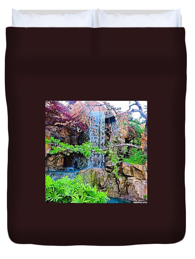 Instanaturelover Duvet Cover featuring the photograph Throwback To The #montreal by Austin Tuxedo Cat