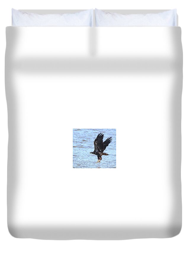 Nature Duvet Cover featuring the photograph Time for Eats by David Rosenthal