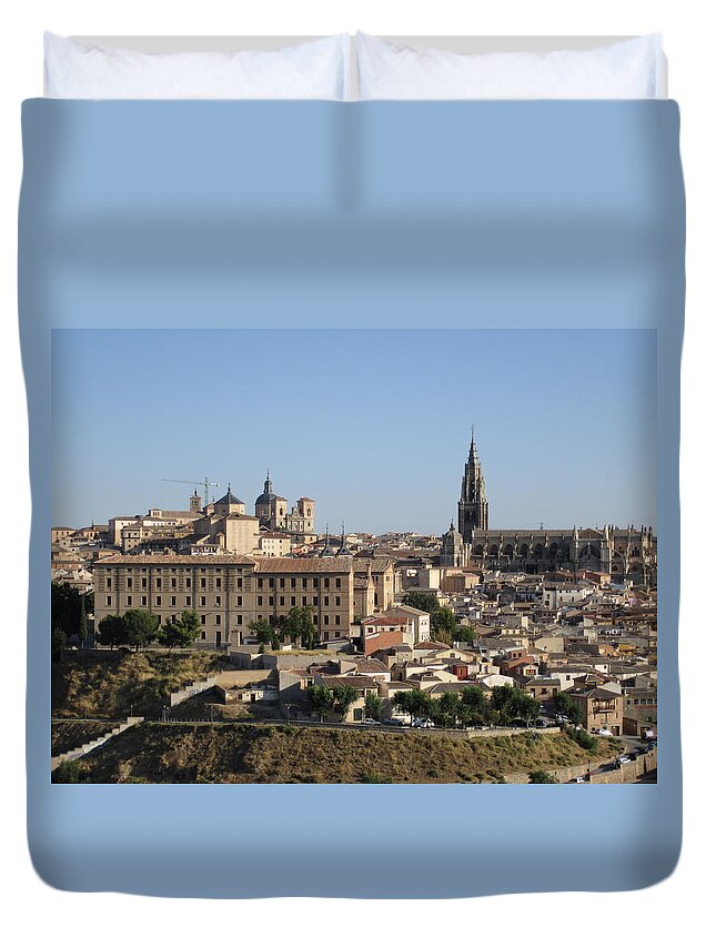 Toledo Duvet Cover featuring the photograph Toledo Cathedral by John Shiron