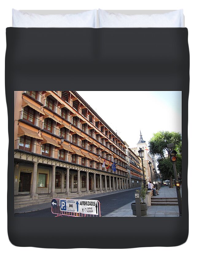 Toledo Duvet Cover featuring the photograph Toledo Promenade by John Shiron