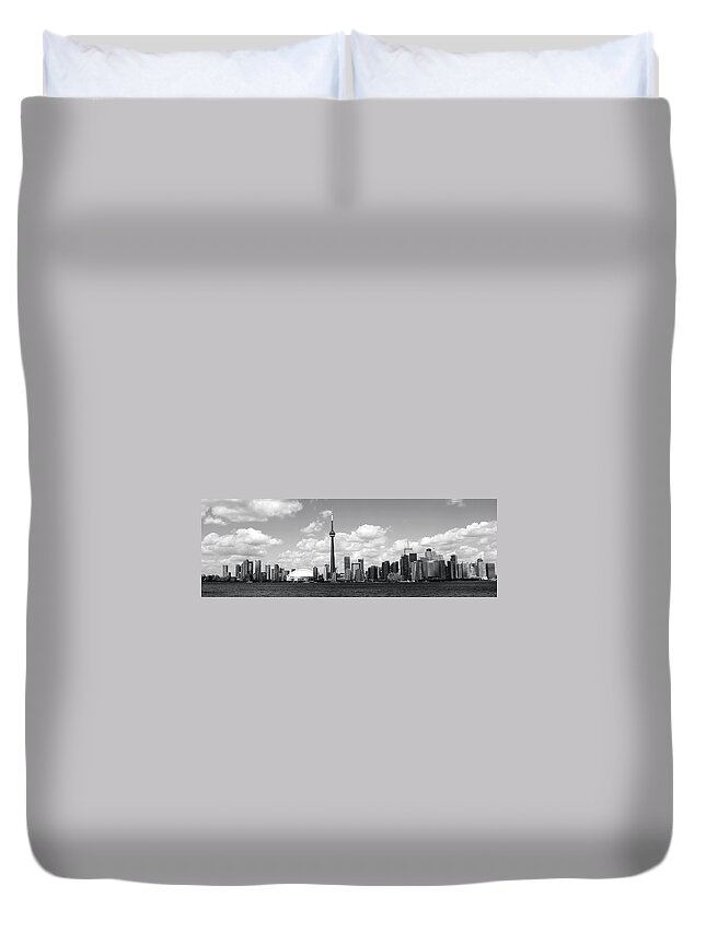 Toronto Skyline Duvet Cover featuring the photograph Toronto Skyline 11 by Andrew Fare