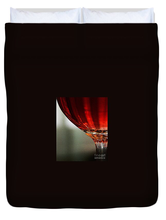 Wine Duvet Cover featuring the photograph Tracing The Curve by Linda Shafer