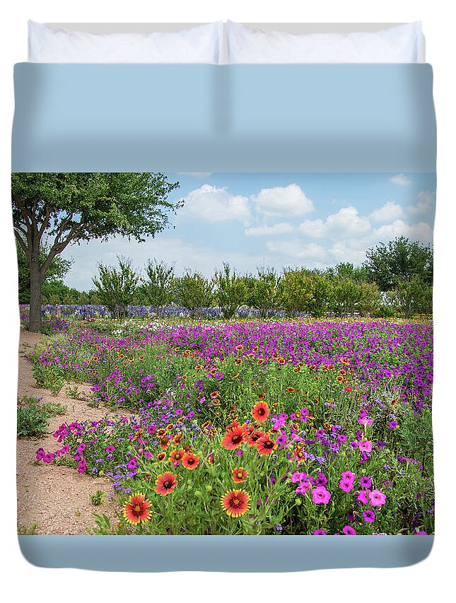 Texas Duvet Cover featuring the photograph Trailing Beauty by Lynn Bauer