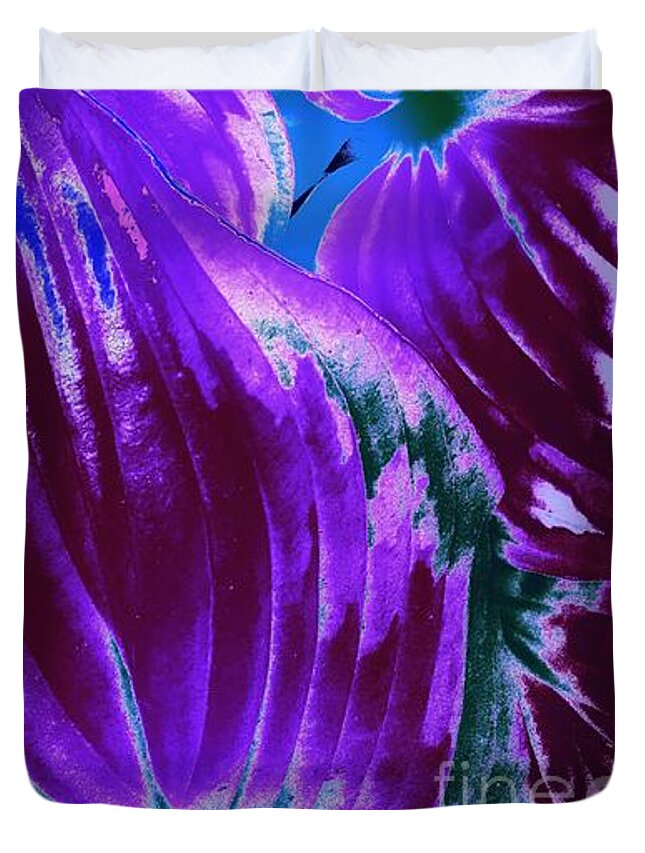 Abstract Duvet Cover featuring the photograph Tropical Trendsetter by Rachel Hannah