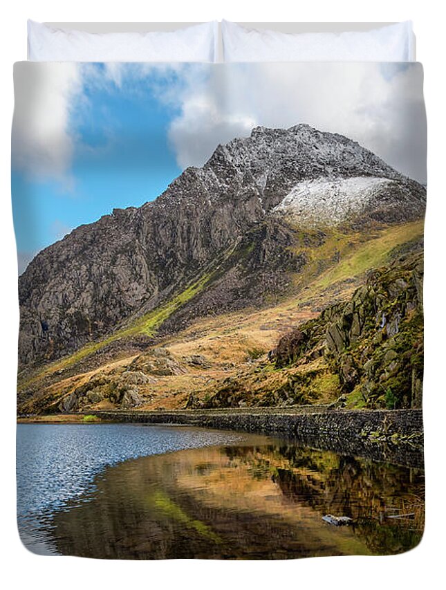 Llyn Ogwen Duvet Cover featuring the photograph Tryfan Mountain Snowdonia by Adrian Evans