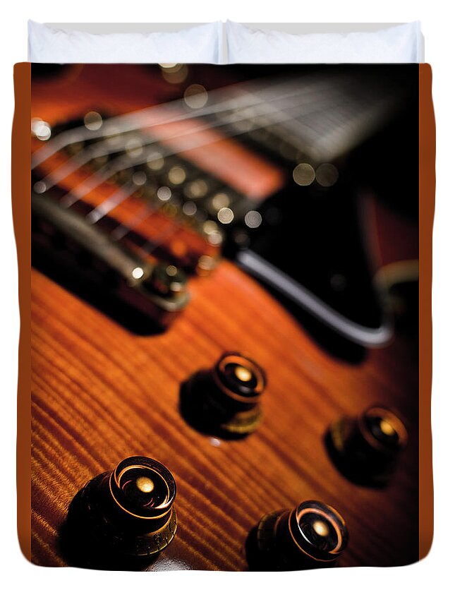 Les Paul Guitar Duvet Cover featuring the photograph Tune Into Focus by David Sutton