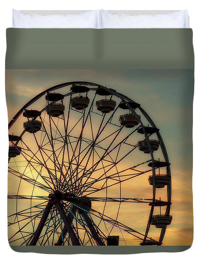 Ferris Duvet Cover featuring the photograph Twilight Carnival by Travis Rogers