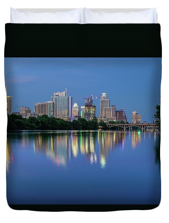 River Duvet Cover featuring the photograph Twilight City by Dave Files