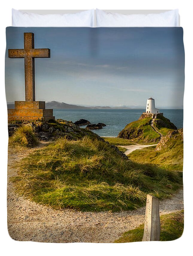 Anglesey Duvet Cover featuring the photograph Twr Mawr Lighthouse by Adrian Evans
