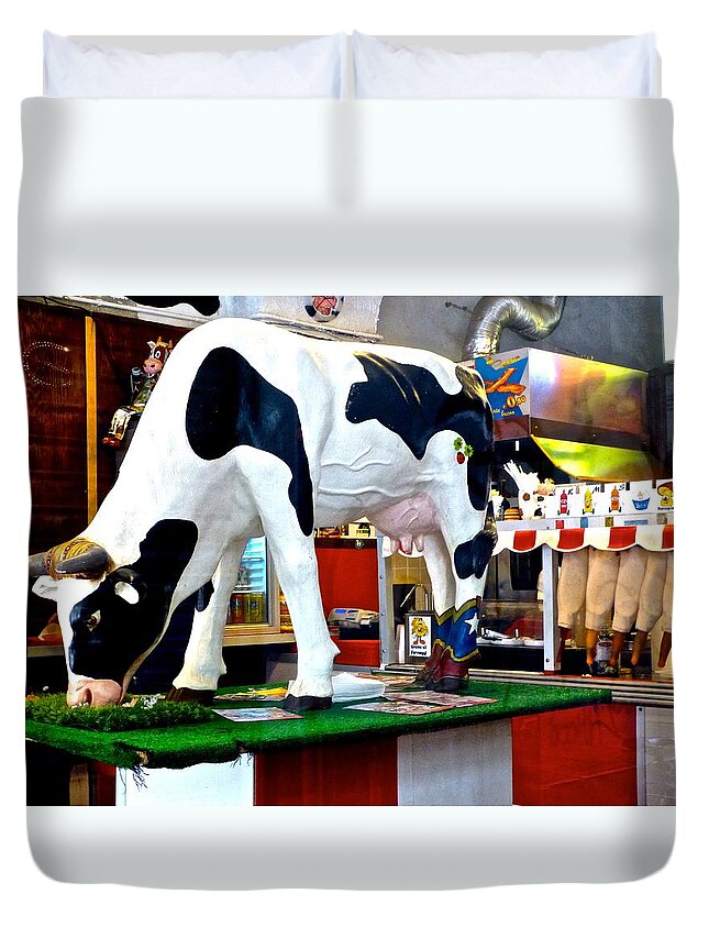 Genoa Duvet Cover featuring the photograph Udderly Unexpected by Amelia Racca