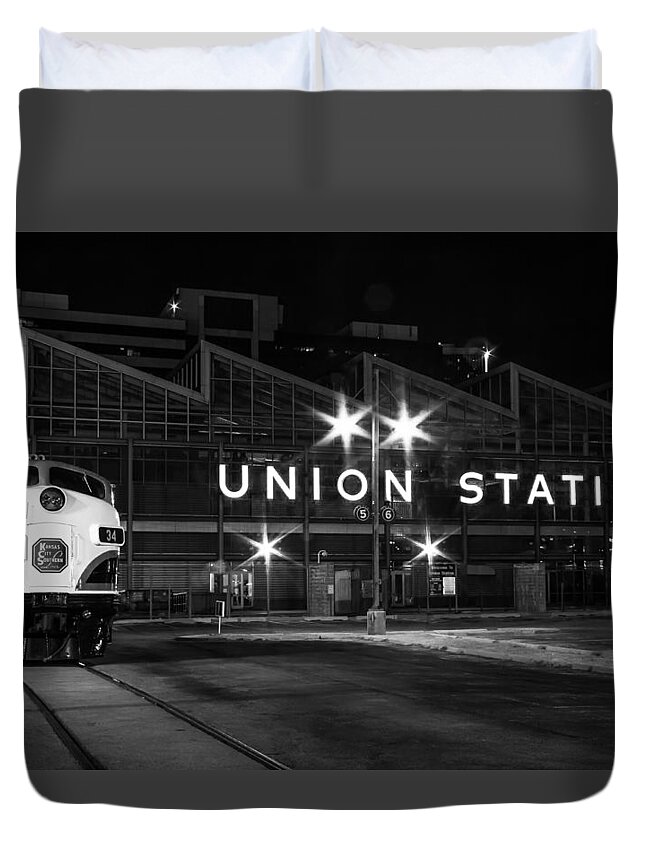 Steven Bateson Duvet Cover featuring the photograph Union Station Night Glow by Steven Bateson