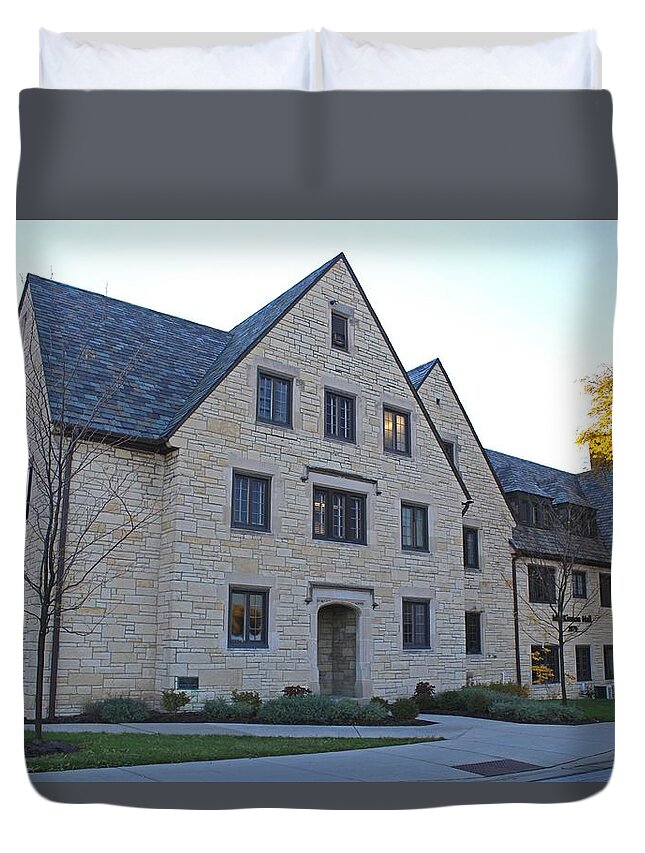 University Of Toledo Duvet Cover featuring the photograph University of Toledo MacKinnon Hall by Michiale Schneider