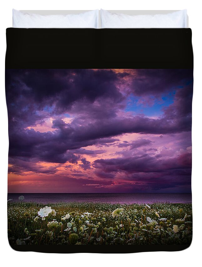 Nature Duvet Cover featuring the photograph Unsettled by Peter Scott