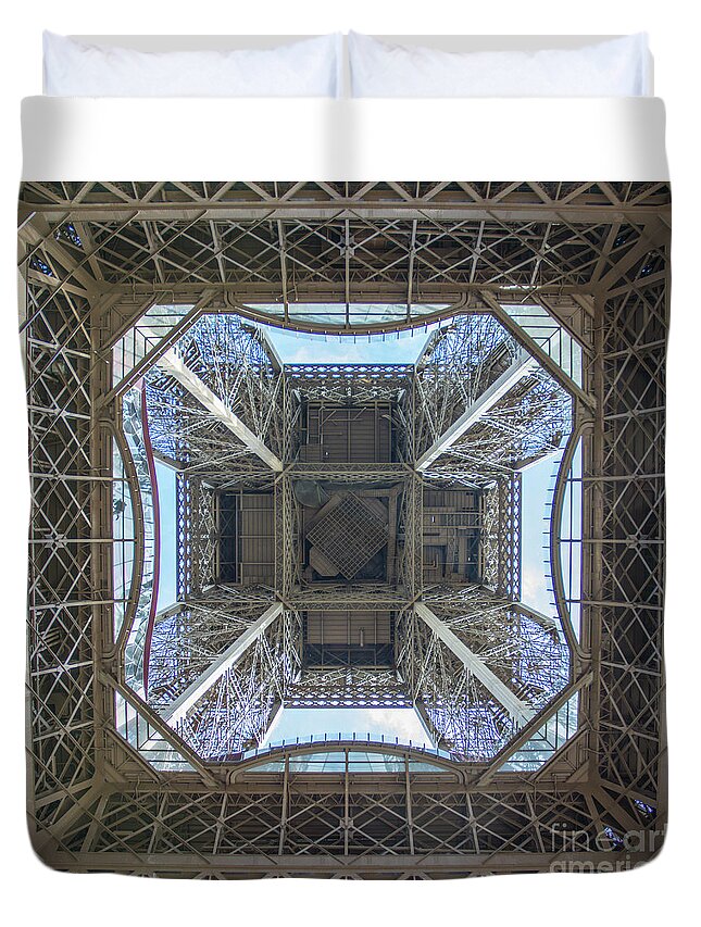 Paris Duvet Cover featuring the photograph Up the Center by Tim Mulina