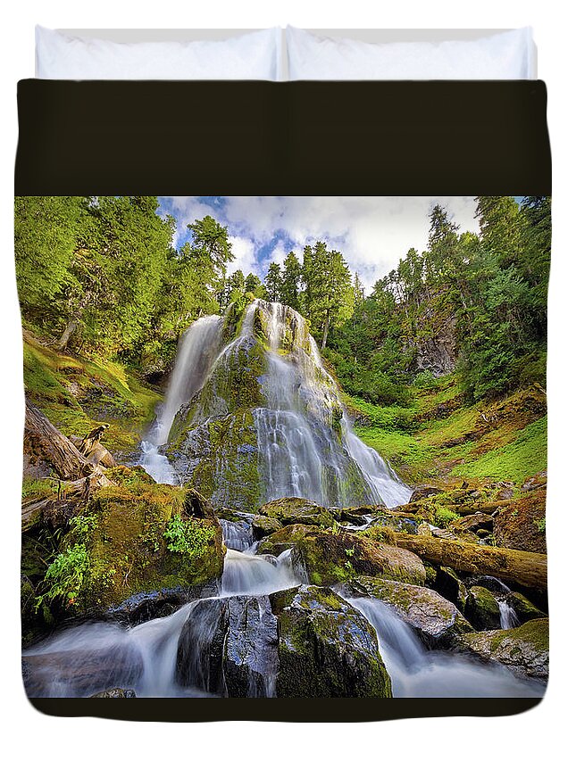 Falls Creek Falls Duvet Cover featuring the photograph Upper Tier of Falls Creek Falls in Summer by David Gn