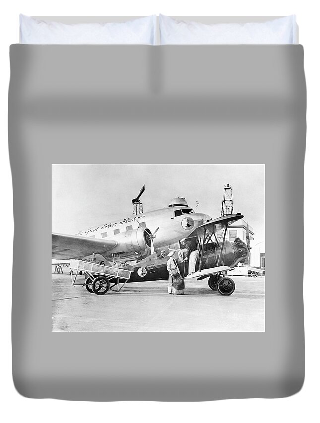 1935 Duvet Cover featuring the photograph Us Airmail, 1935 by Granger