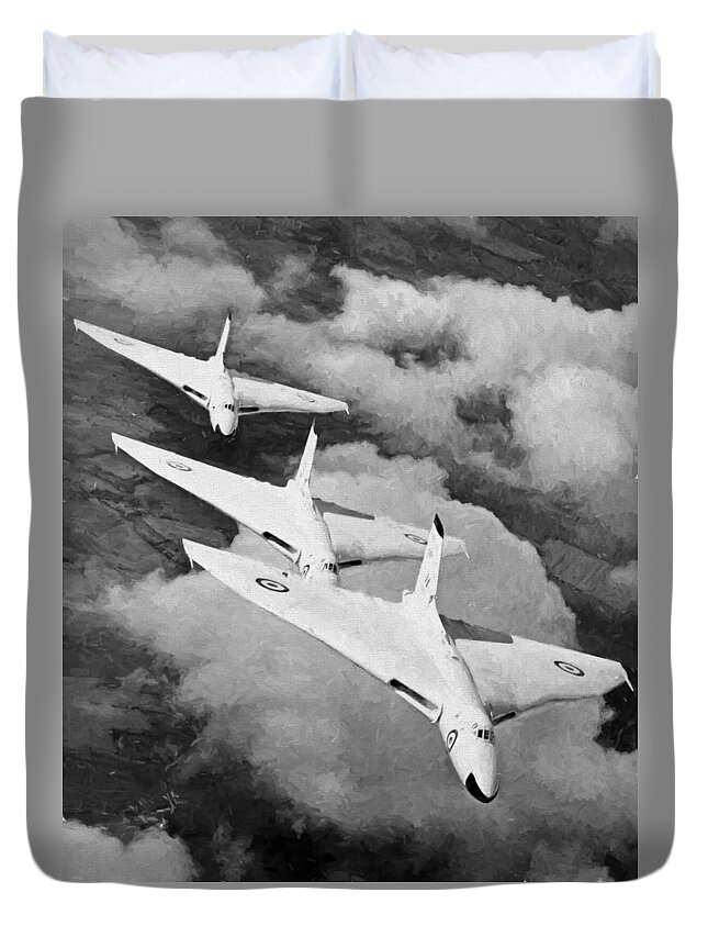 Nuclear Duvet Cover featuring the photograph Vulcan Bomber by Roy Pedersen