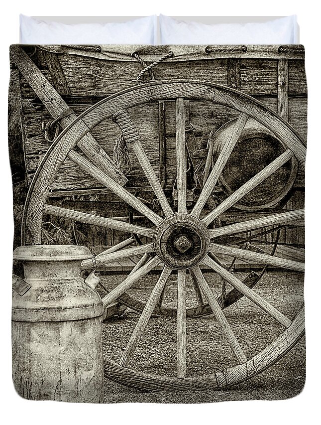 Wagons Duvet Cover featuring the photograph Wagon Wheels by Elaine Malott