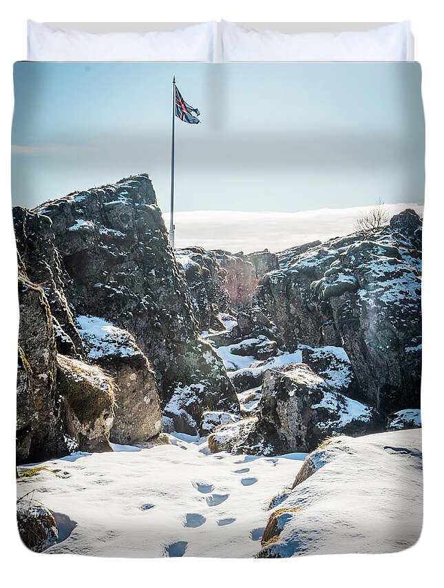 Flag Duvet Cover featuring the photograph Walk to Iceland by Fabio Gomes Freitas