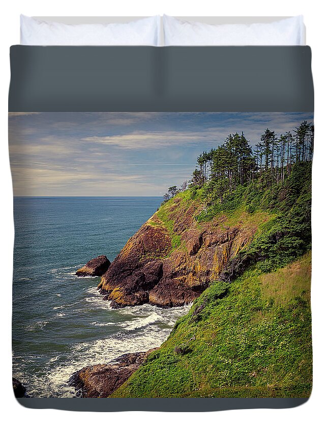 Joan Carroll Duvet Cover featuring the photograph Washington Coastline near North Head Lighthouse by Joan Carroll