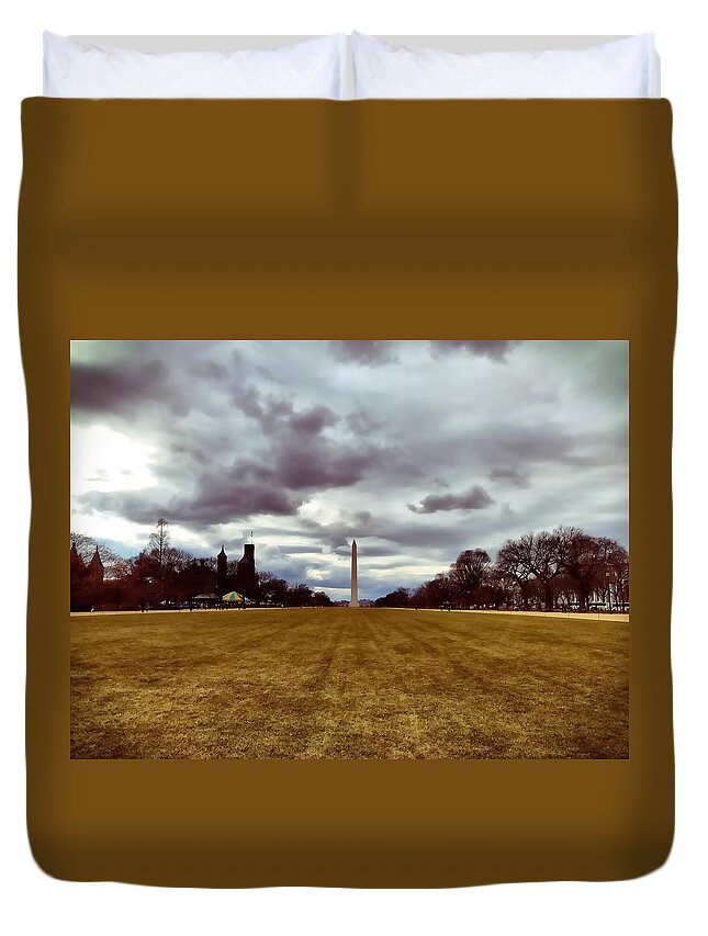Washington Monument Duvet Cover featuring the photograph Washington Monument by Chris Montcalmo