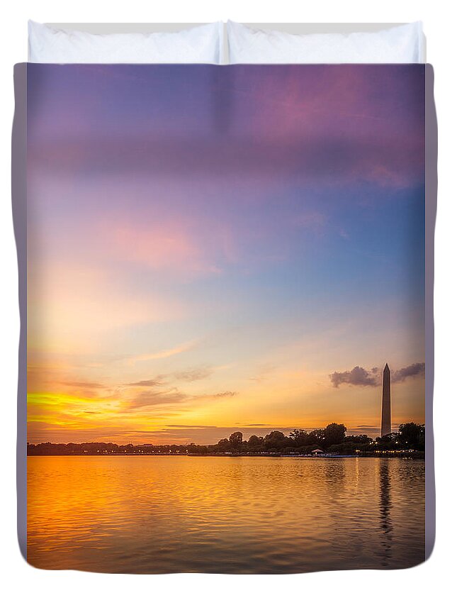 D.c. Duvet Cover featuring the photograph Washington Monument Sunset by Chris Bordeleau