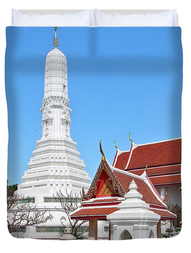 Scenic Duvet Cover featuring the photograph Wat Nang Ratchaworawihan Phra Prang DTHB0441 by Gerry Gantt