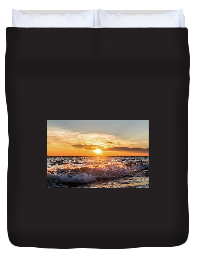Landscape Duvet Cover featuring the photograph Waves Crashing With Suset by Lester Plank
