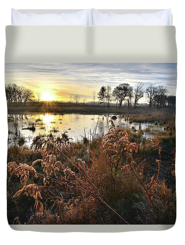 Glacial Park Duvet Cover featuring the photograph Wetland Sunrise in Hackmatach National Wildlife Refuge by Ray Mathis