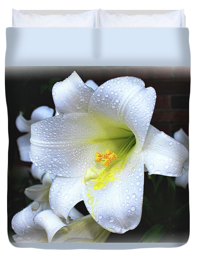 Lily Duvet Cover featuring the digital art Lily with droplets by Bonnie Willis