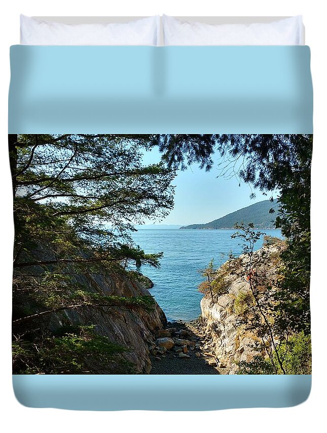 Landscape Duvet Cover featuring the photograph Whyte Cliff Park 2 by Luzia Light