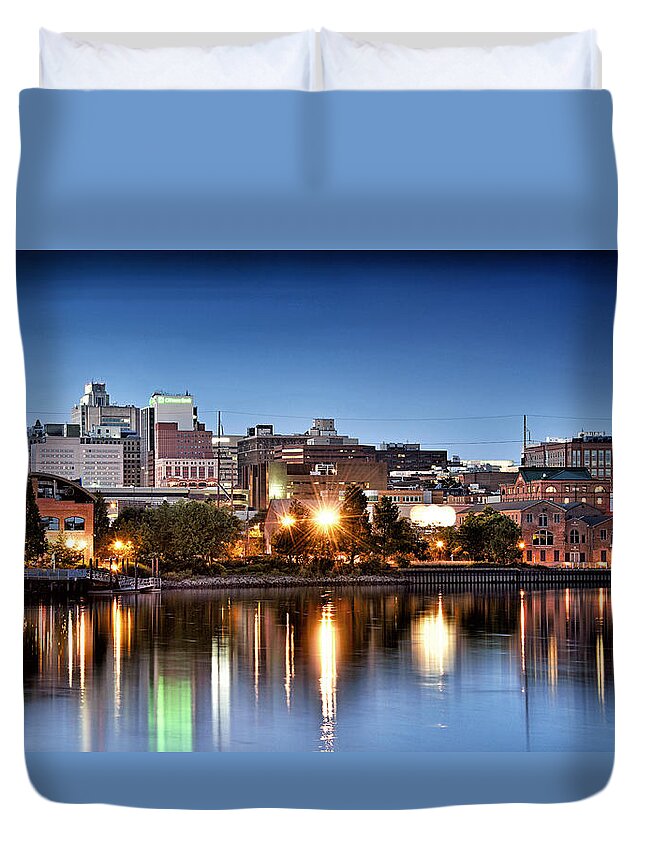 wilmington Delaware Duvet Cover featuring the photograph Wilmington Delaware by Brendan Reals