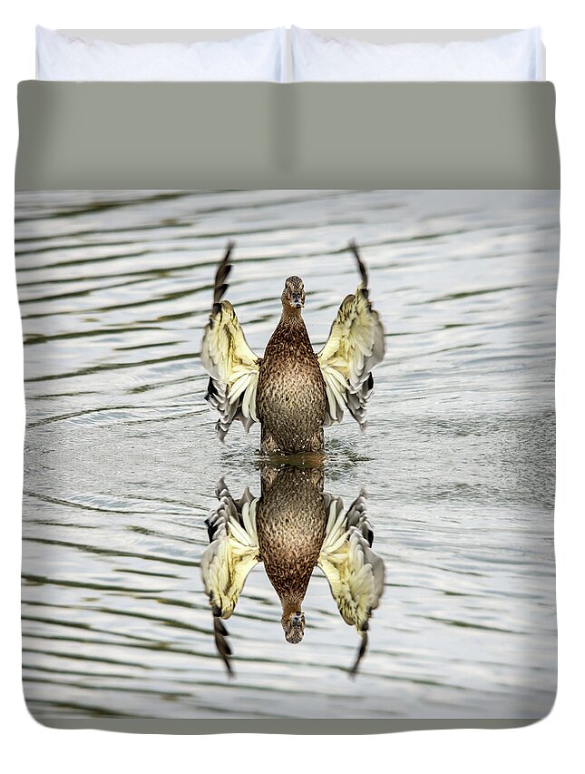 Autumn Colors Duvet Cover featuring the photograph Wings up reflection by Cliff Norton