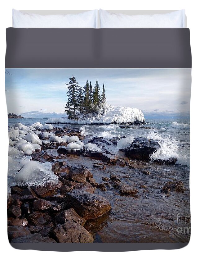 Ice Duvet Cover featuring the photograph Winter Delight by Sandra Updyke