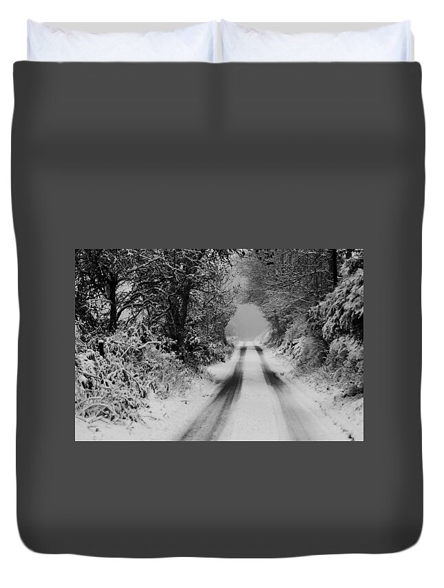 Winter Road Duvet Cover featuring the photograph Winter Road by Gavin MacRae