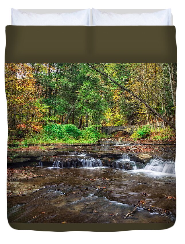 Letchworth Duvet Cover featuring the photograph Wolf Creek by Mark Papke