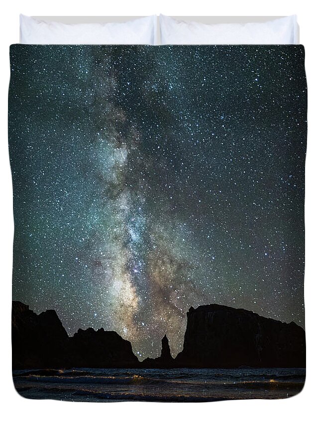 Stars Duvet Cover featuring the photograph Wonders of the Night by Darren White