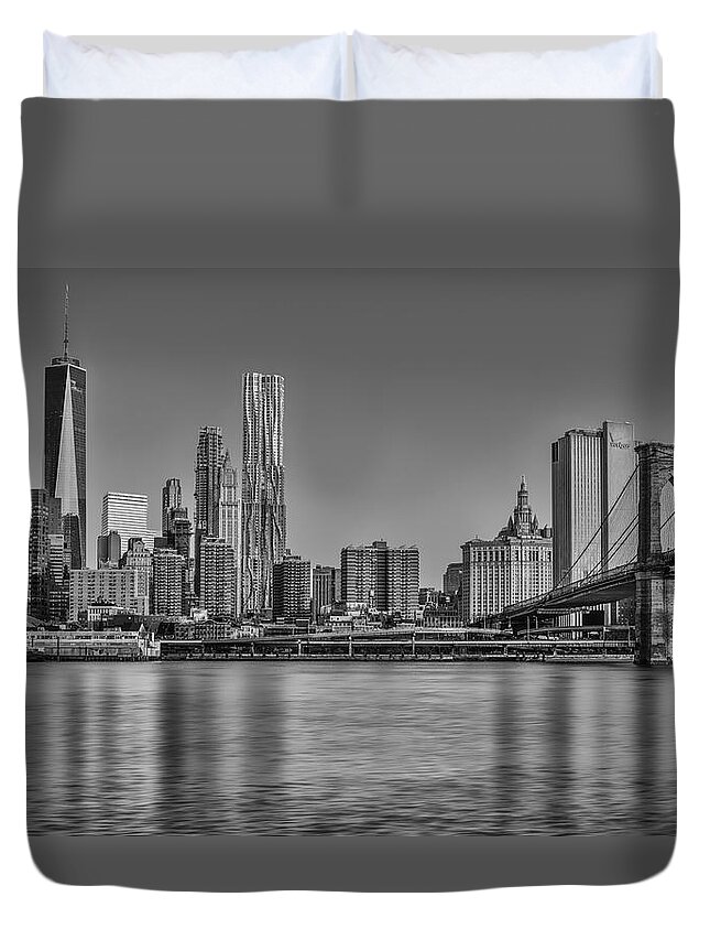 Brooklyn Bridge Duvet Cover featuring the photograph World Trade Center And The Brooklyn Bridge BW by Susan Candelario