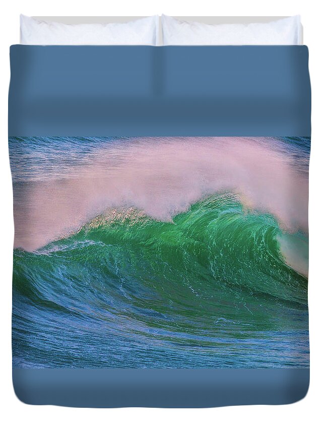 Ocean Duvet Cover featuring the photograph Yachat's Curl by Darren White