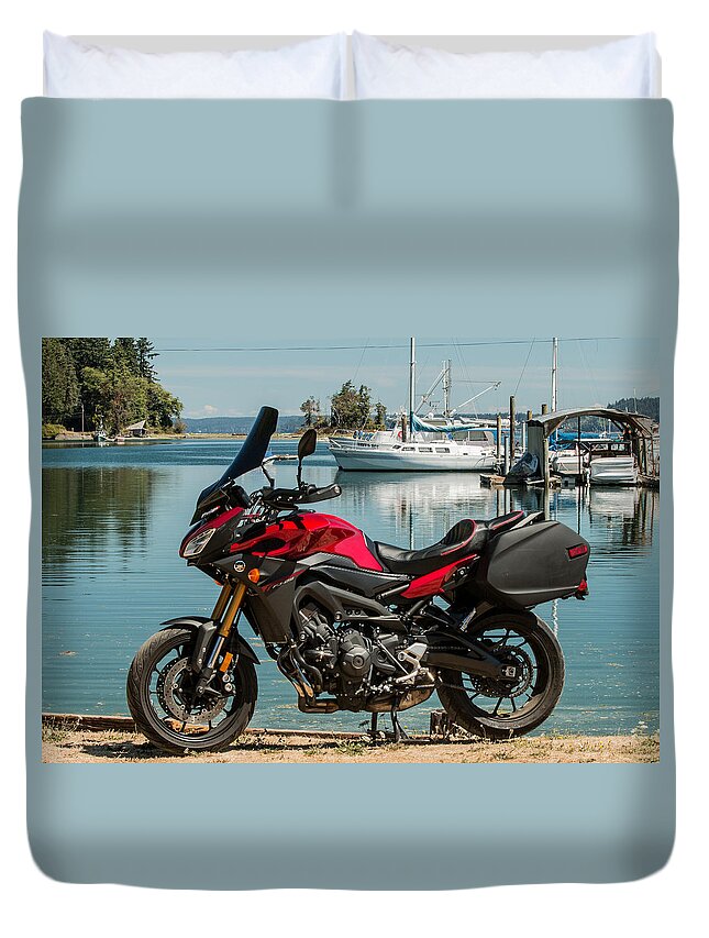 Motorcycle Duvet Cover featuring the photograph Yamaha fj-09 .3 by E Faithe Lester